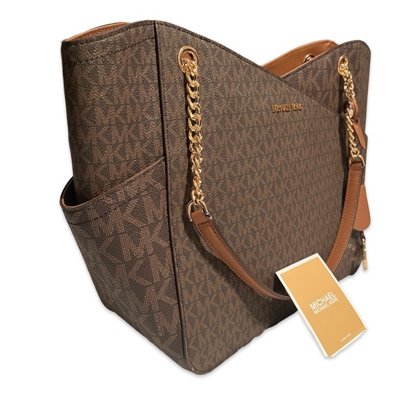 Beautiful Michael Kors Jet Set Tote - Picture 5 of 8